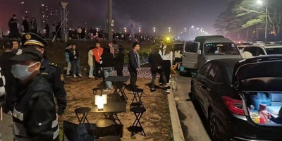 擁堵吵鬧、油煙擾民……禪城這個“網紅夜市”被取締！